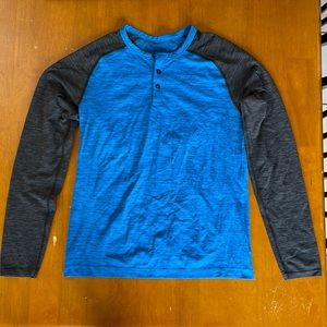 Lululemon blue and black long sleeved shirt